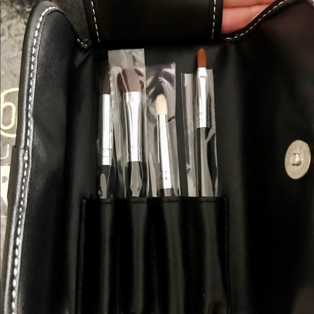 BH Cosmetics Travel Brush Set-New!!